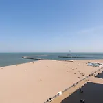 Huswell - Frontal Seaview In Ostende
