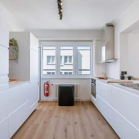 Huswell - Frontal Seaview In Oostende