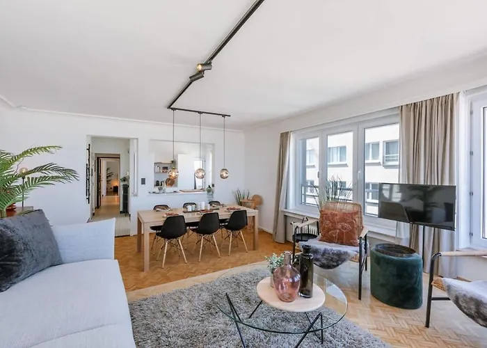 Huswell - Frontal Seaview In *