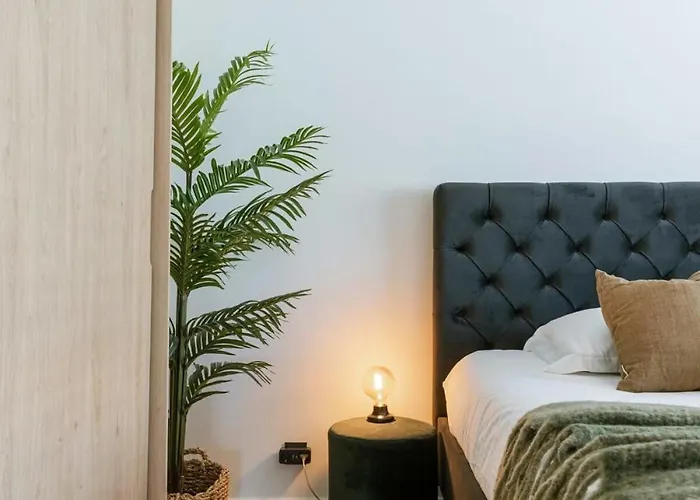 Huswell - Frontal Seaview In Ostende